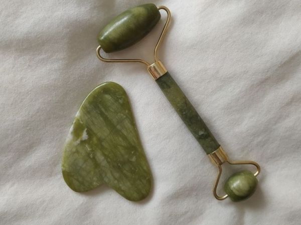 The Truth About Gua Sha And How It Impacted My Entire&nbsp;Routine