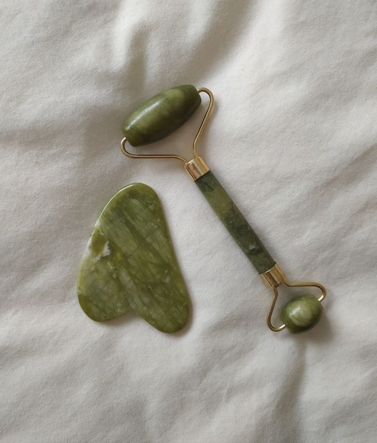 The Truth About Gua Sha And How It Impacted My Entire&nbsp;Routine