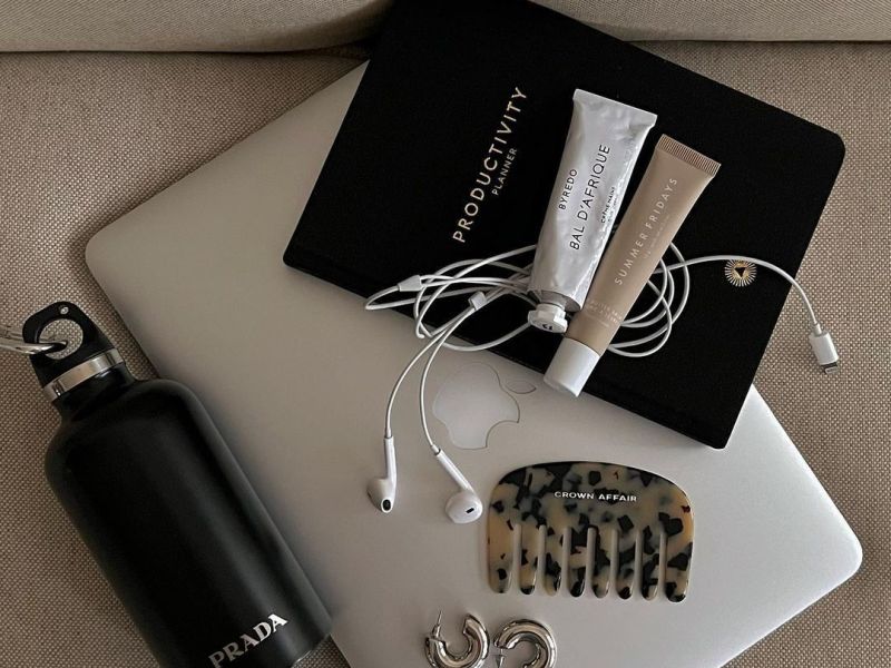 Stay Prepared and Professional:Essential Items for Your Work&nbsp;Bag